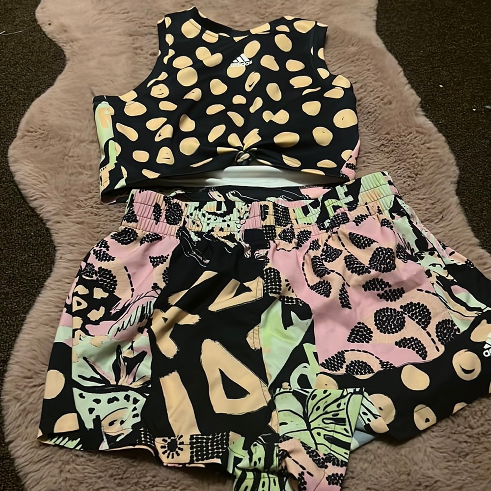 Two piece ladies Adidas 22$ plus shipping